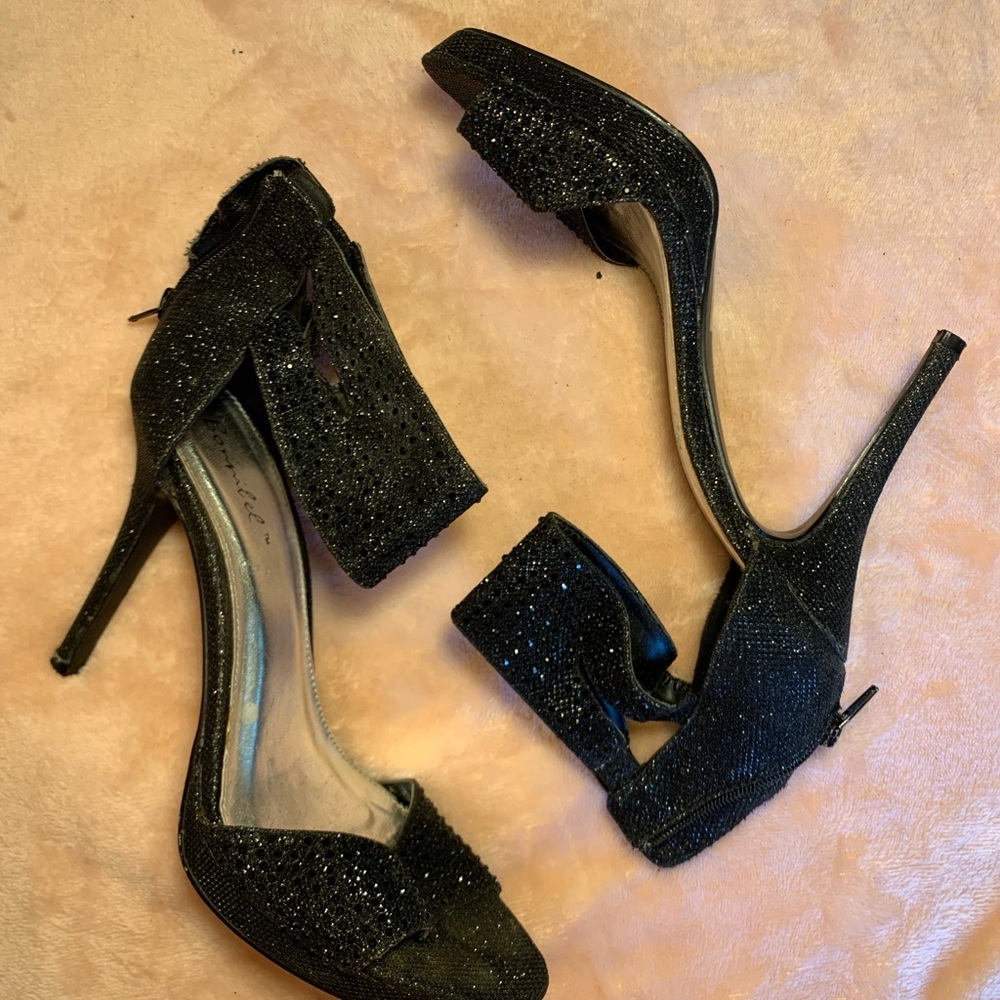 Bonnibel Glittery Black Heels